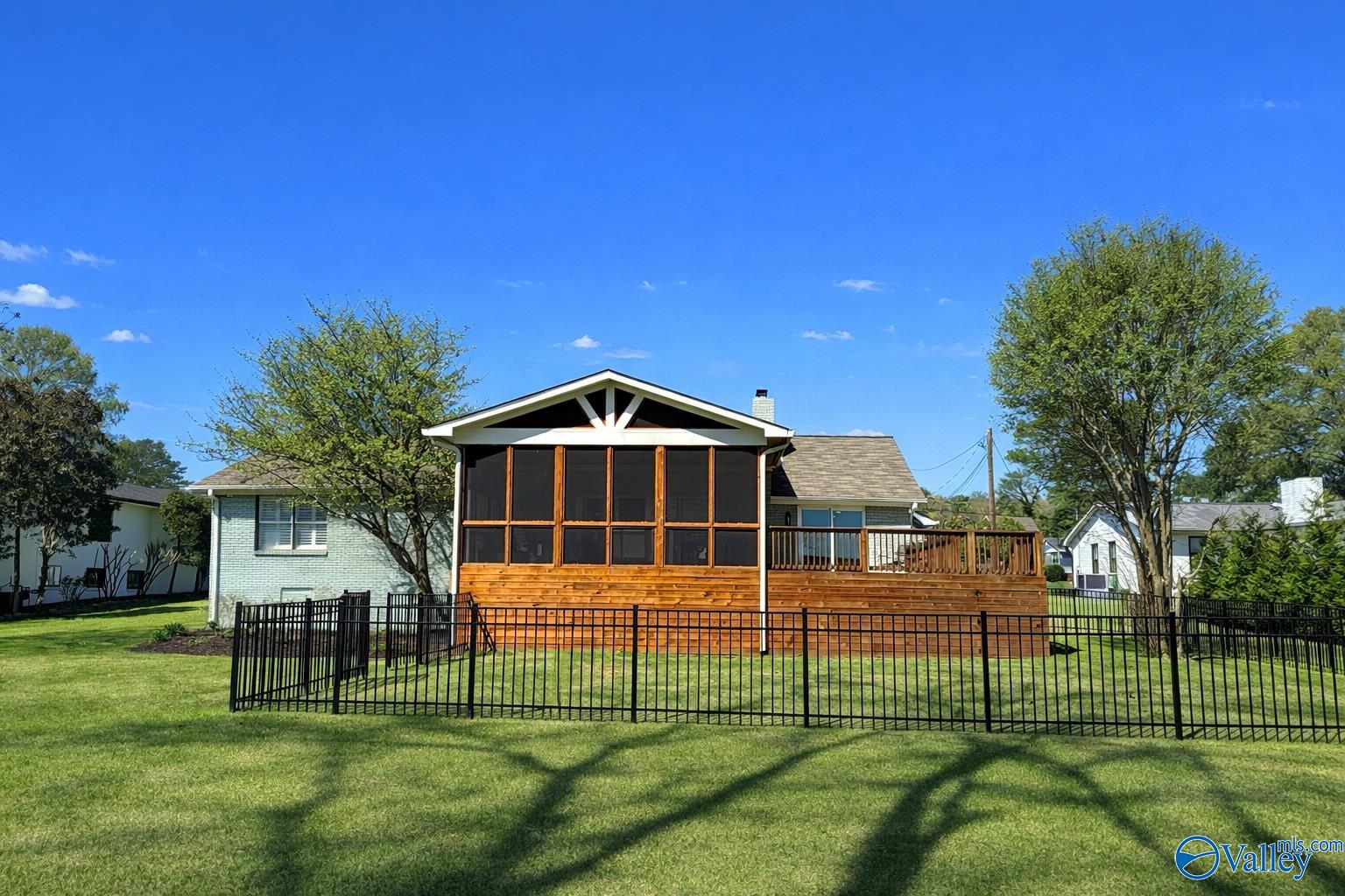 3713 Meadow Wood Circle