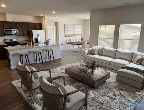 Homes For Sale - 114 Branton Court<br/> New Market, AL 35761