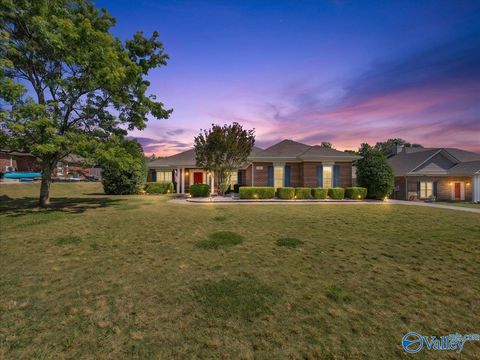 Homes For Sale - 181 Newberry Court<br/> Madison, AL 35757