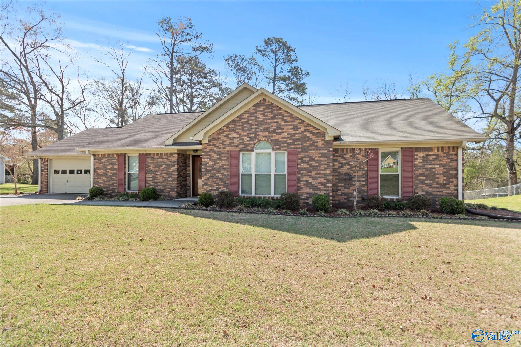 212 Ohara Drive, Albertville, Alabama image 2
