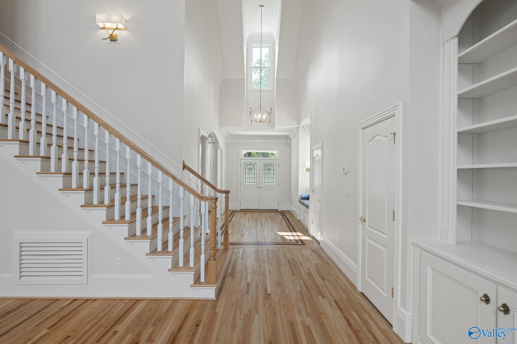 Huntsville, Alabama 35802, United States, 4 Bedrooms Bedrooms, ,4 BathroomsBathrooms,Residential,Active,104277