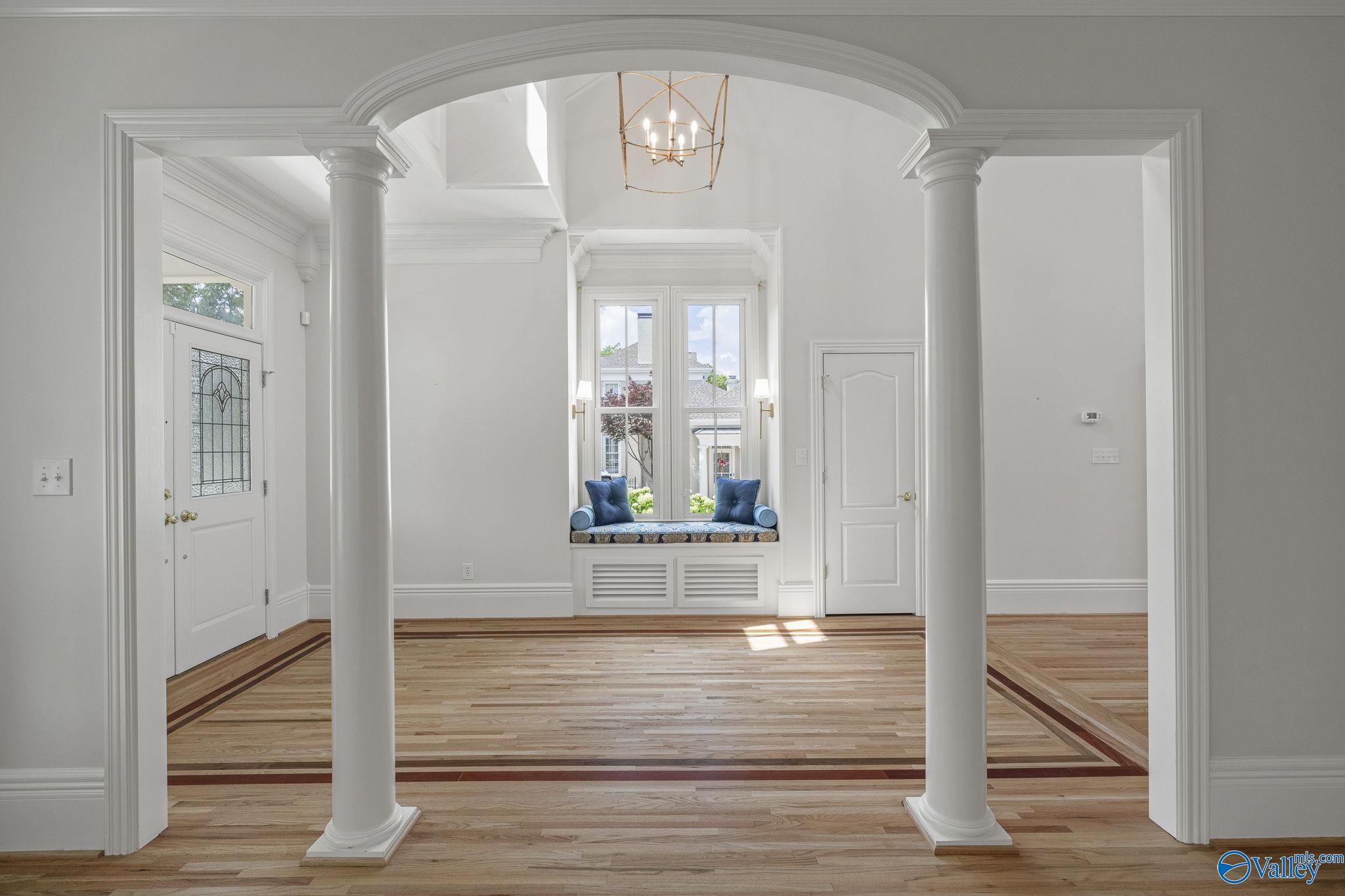 Huntsville, Alabama 35802, United States, 4 Bedrooms Bedrooms, ,4 BathroomsBathrooms,Residential,Active,104277