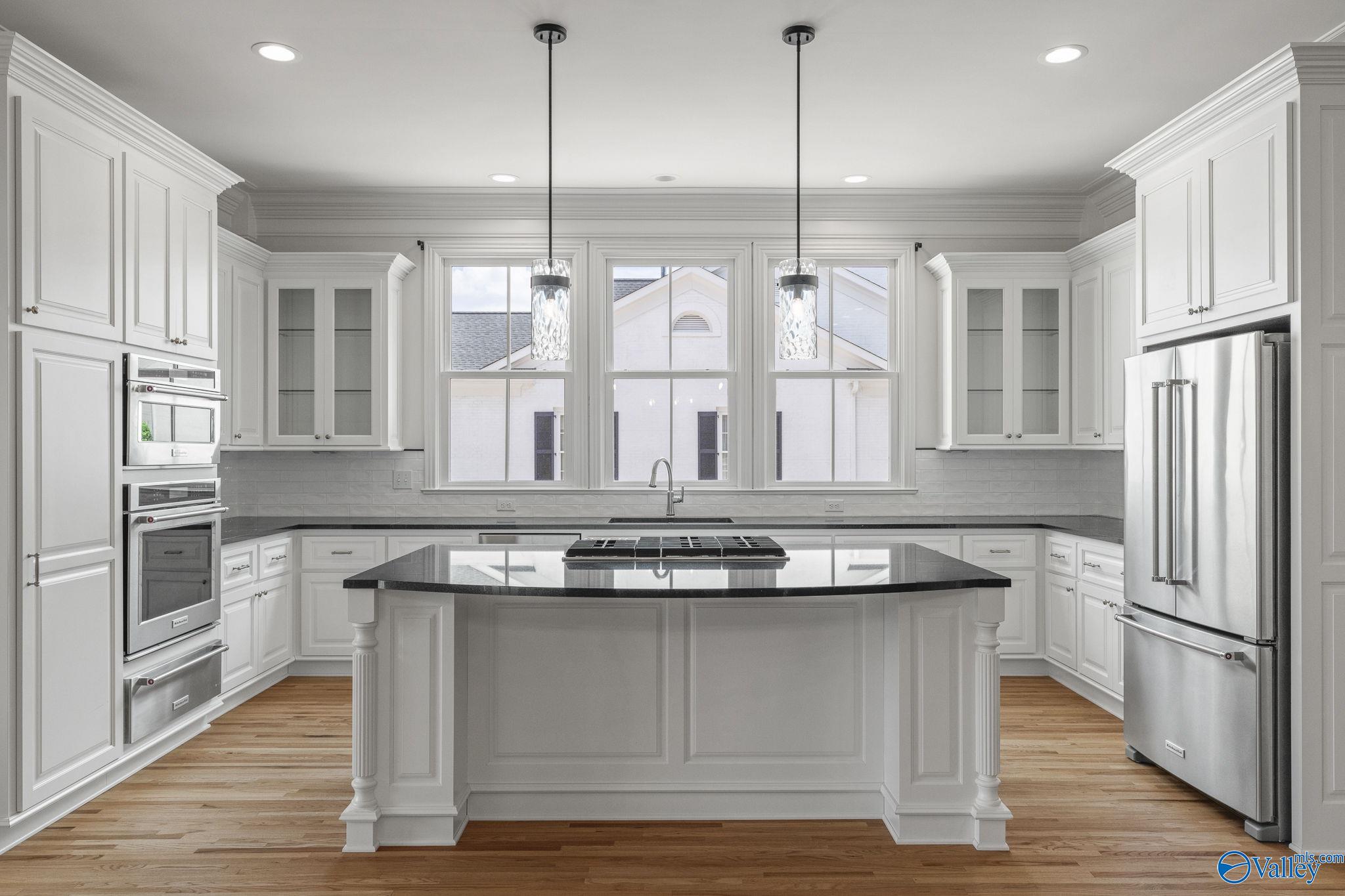 Huntsville, Alabama 35802, United States, 4 Bedrooms Bedrooms, ,4 BathroomsBathrooms,Residential,Active,104277