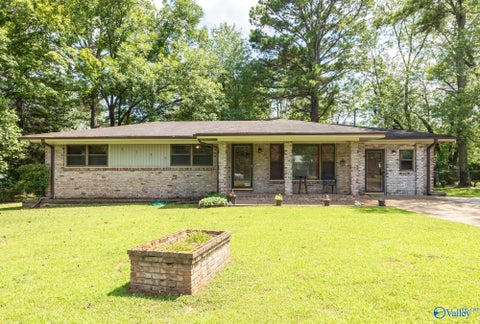 Homes For Sale - 3105 N Nevel Circle<br/> Huntsville, AL 35810