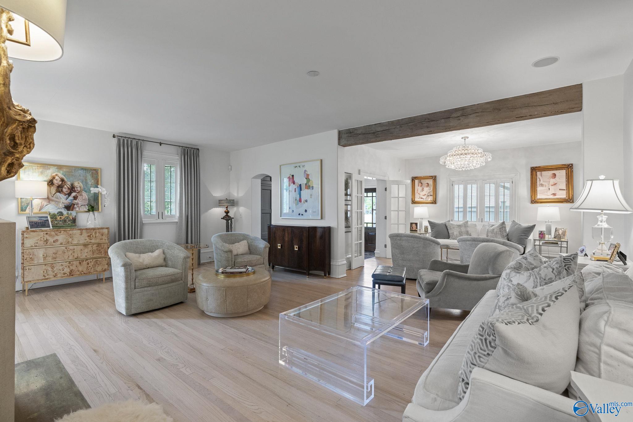 Huntsville, Alabama 35801, United States, 5 Bedrooms Bedrooms, ,4 BathroomsBathrooms,Residential,Active,188534