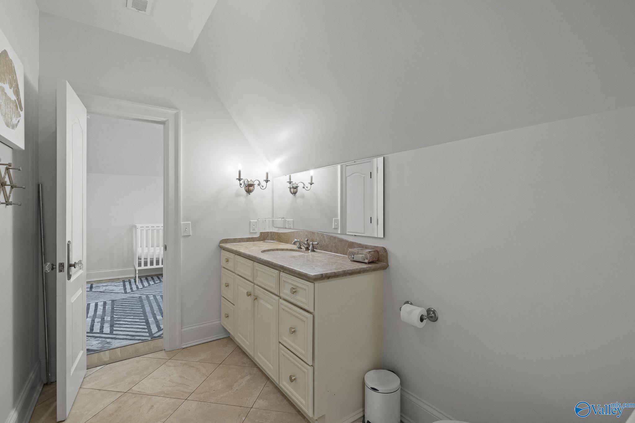 Huntsville, Alabama 35801, United States, 5 Bedrooms Bedrooms, ,4 BathroomsBathrooms,Residential,Active,188534