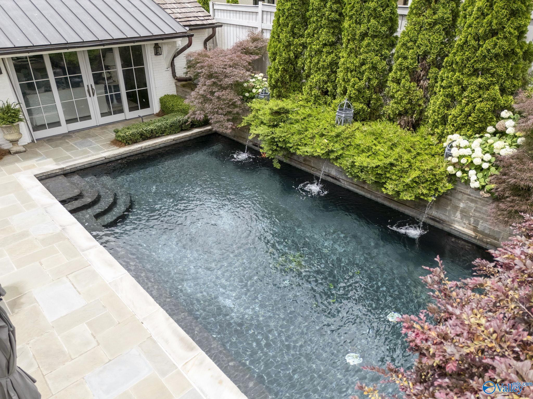 Huntsville, Alabama 35801, United States, 5 Bedrooms Bedrooms, ,4 BathroomsBathrooms,Residential,Active,188534