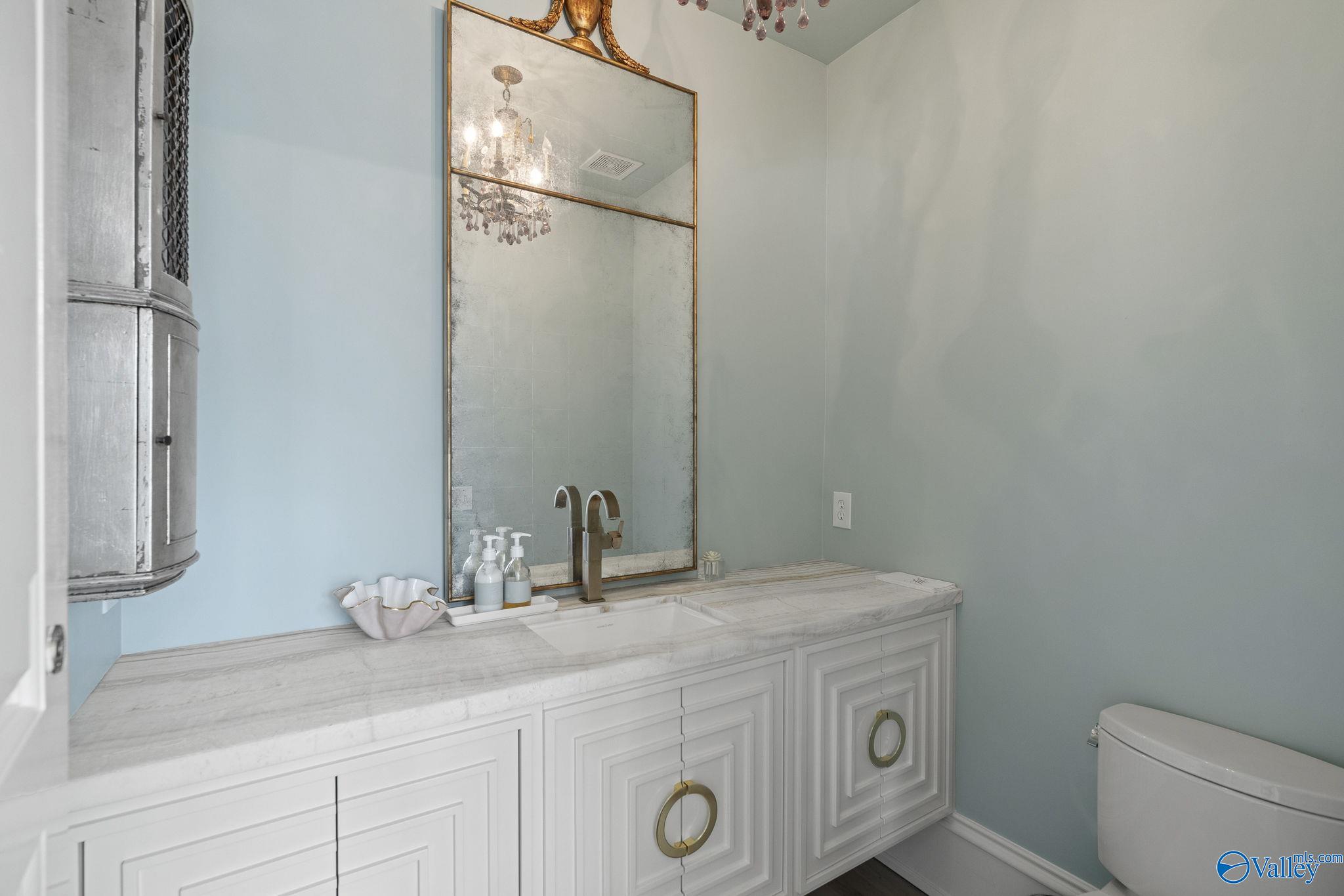 Huntsville, Alabama 35801, United States, 5 Bedrooms Bedrooms, ,4 BathroomsBathrooms,Residential,Active,188534