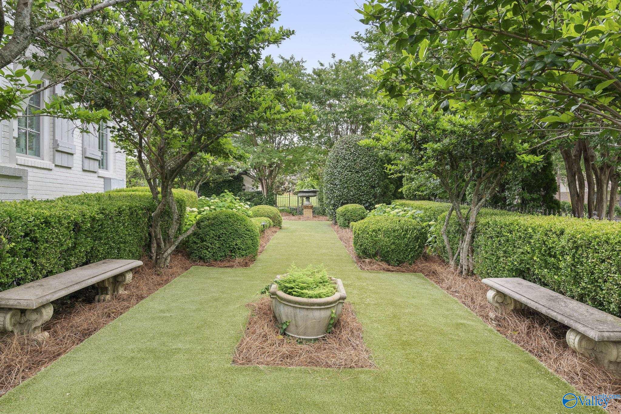 Huntsville, Alabama 35801, United States, 5 Bedrooms Bedrooms, ,4 BathroomsBathrooms,Residential,Active,188534