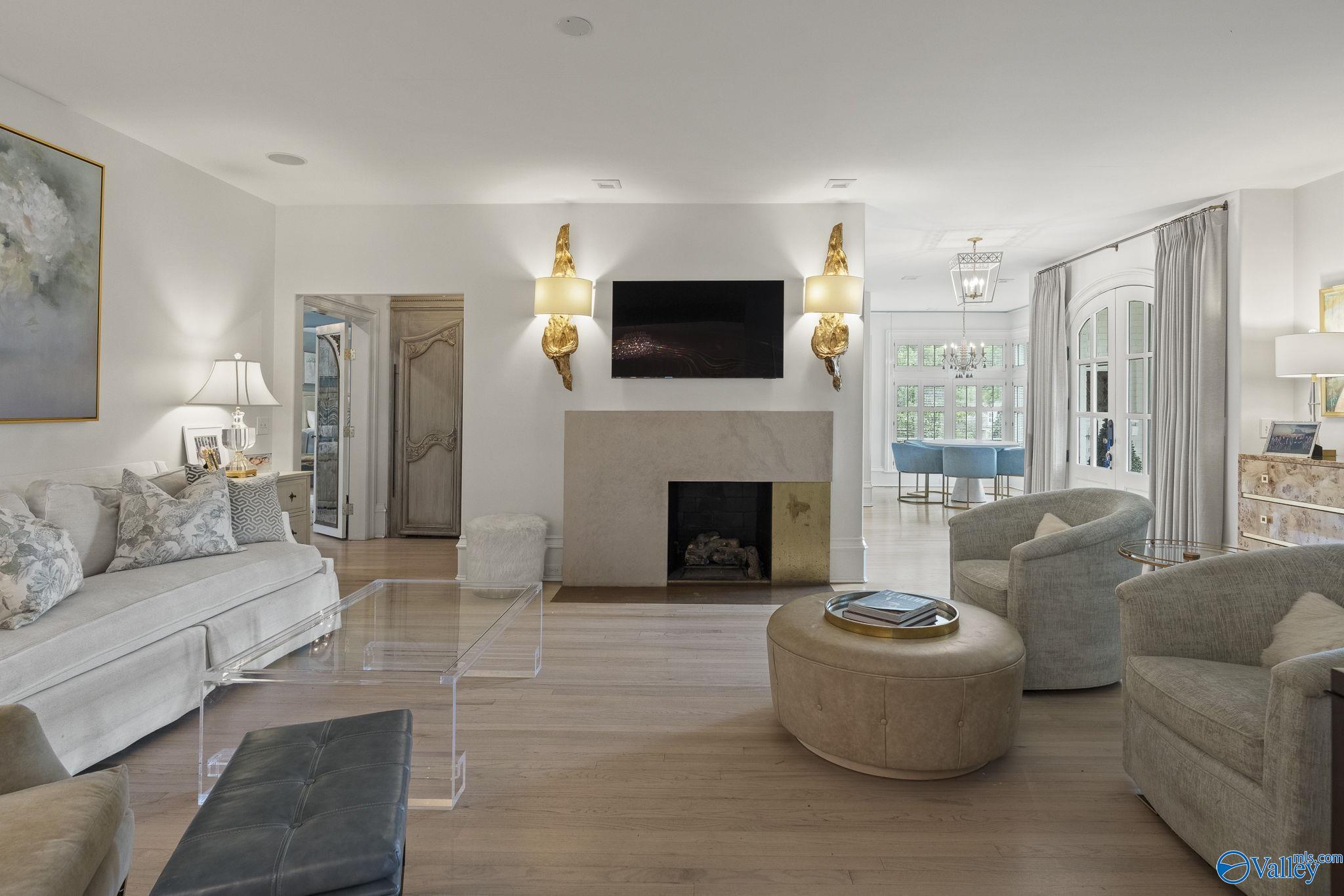 Huntsville, Alabama 35801, United States, 5 Bedrooms Bedrooms, ,4 BathroomsBathrooms,Residential,Active,188534