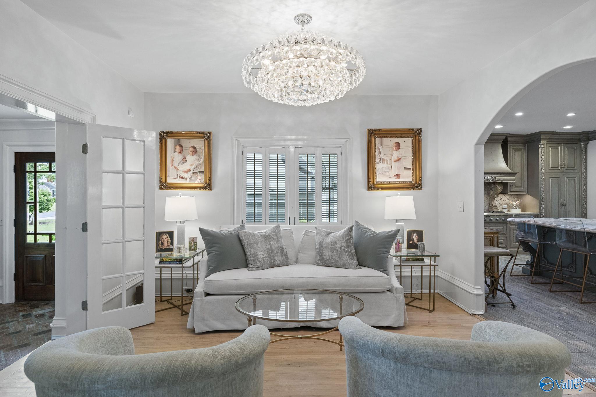 Huntsville, Alabama 35801, United States, 5 Bedrooms Bedrooms, ,4 BathroomsBathrooms,Residential,Active,188534