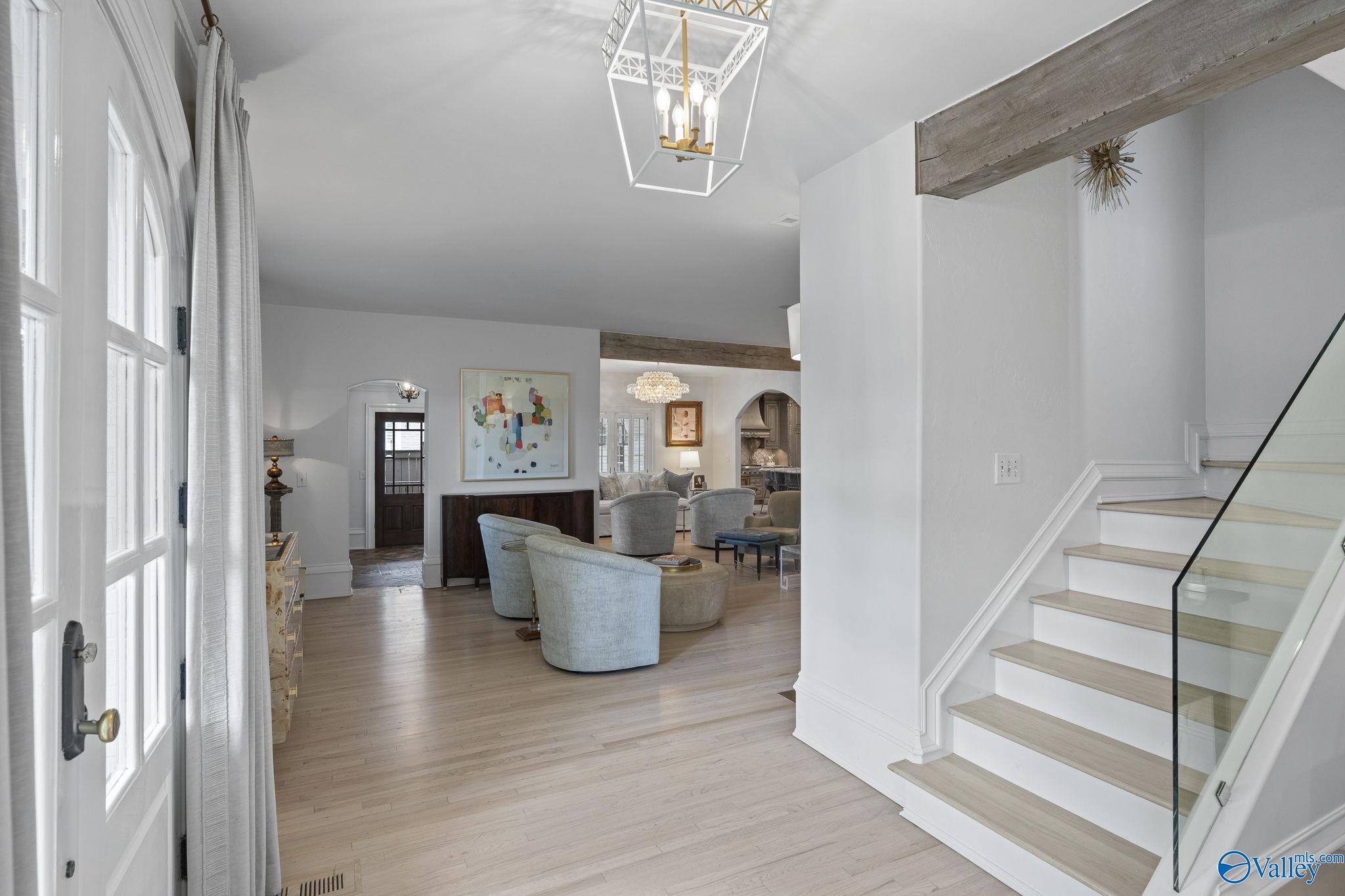 Huntsville, Alabama 35801, United States, 5 Bedrooms Bedrooms, ,4 BathroomsBathrooms,Residential,Active,188534