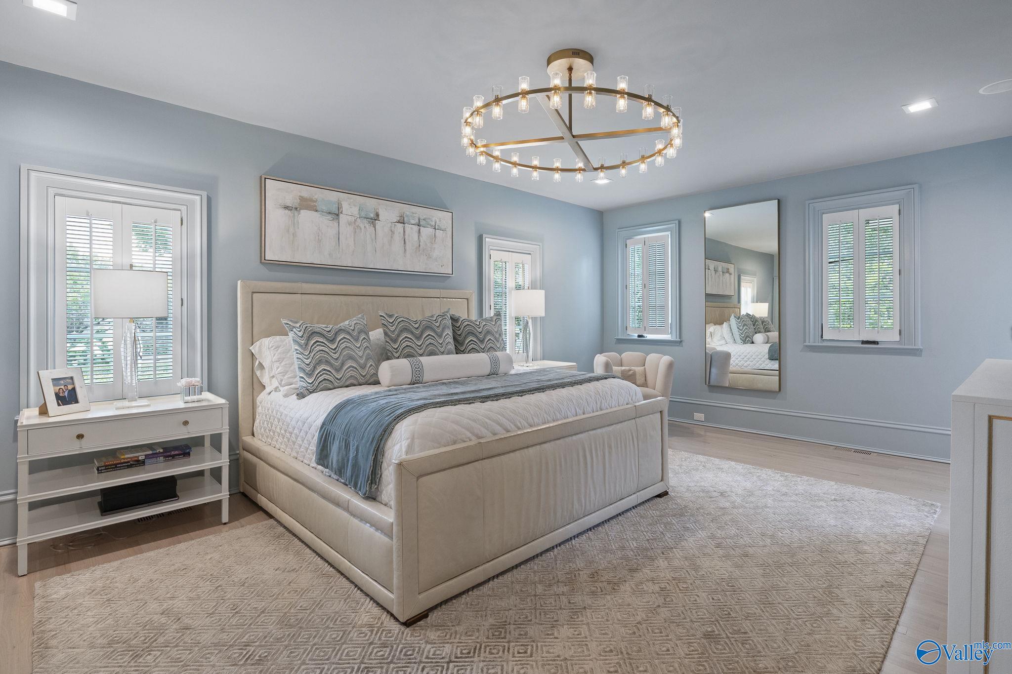 Huntsville, Alabama 35801, United States, 5 Bedrooms Bedrooms, ,4 BathroomsBathrooms,Residential,Active,188534