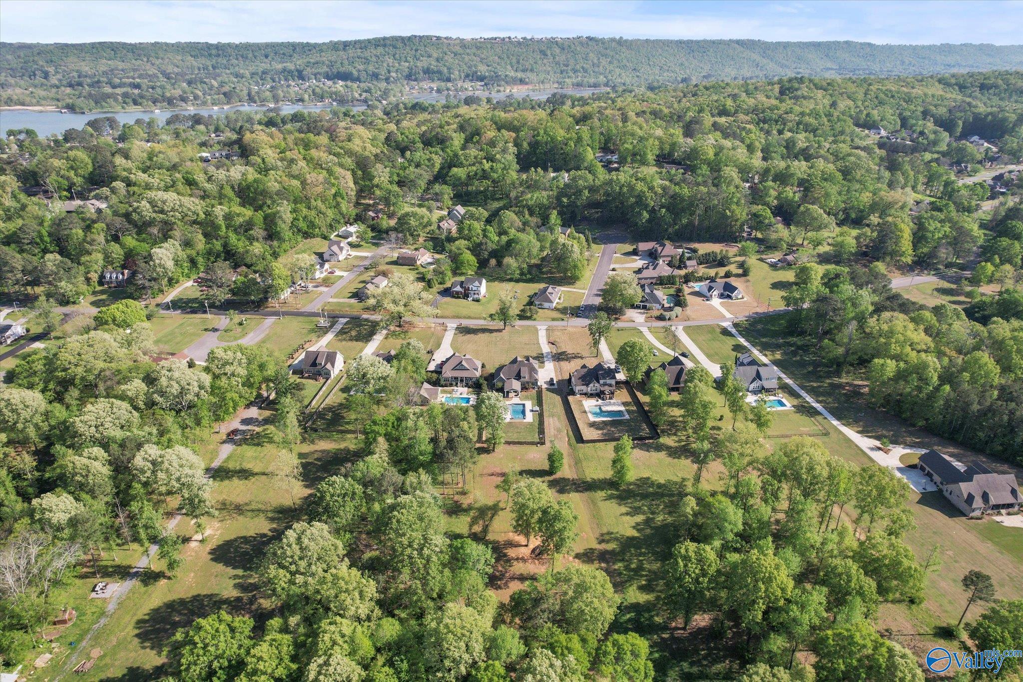 3320 Creek Path Road, Guntersville, Alabama image 48
