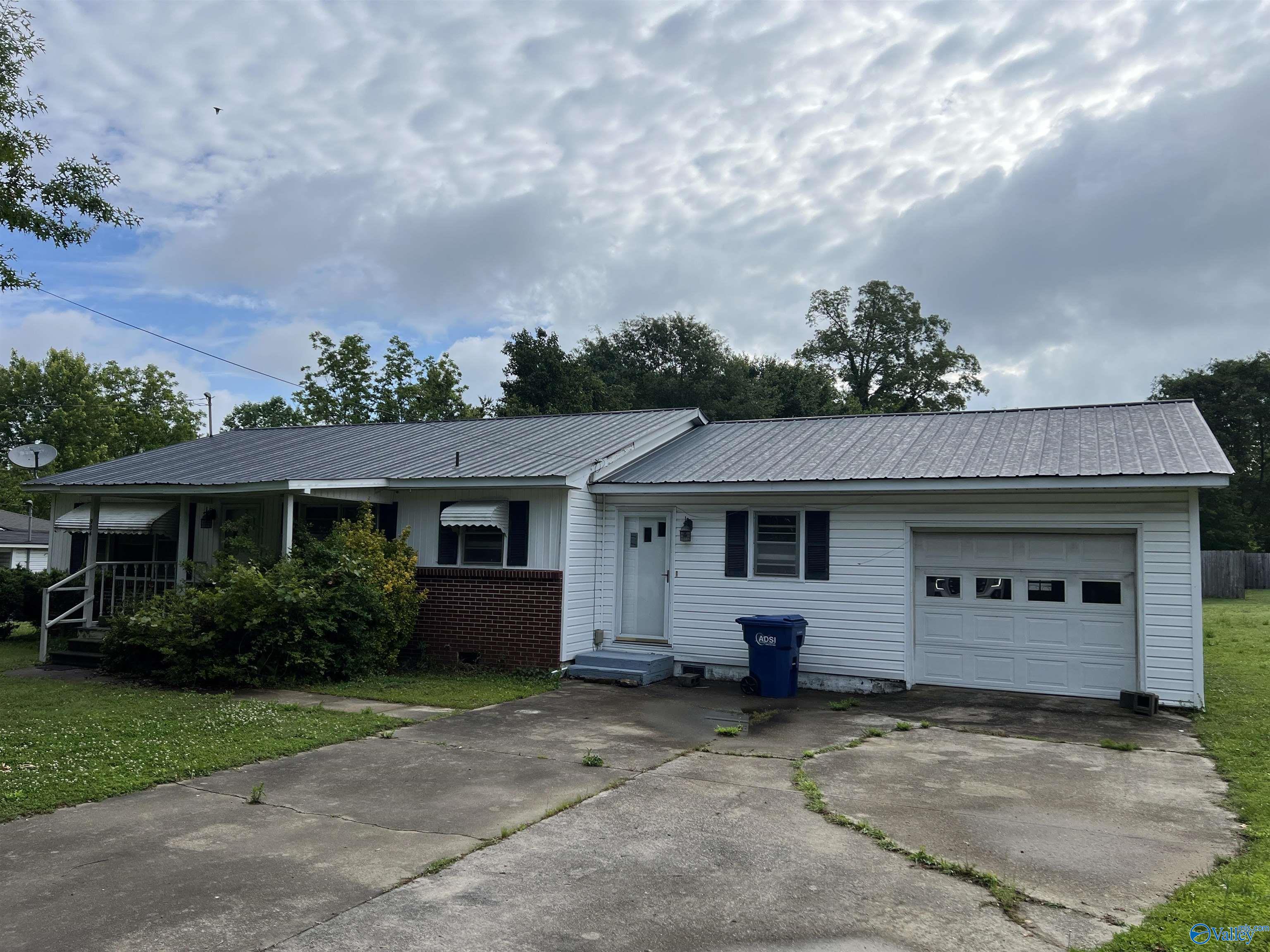904 Broad Street, Albertville, Alabama image 1