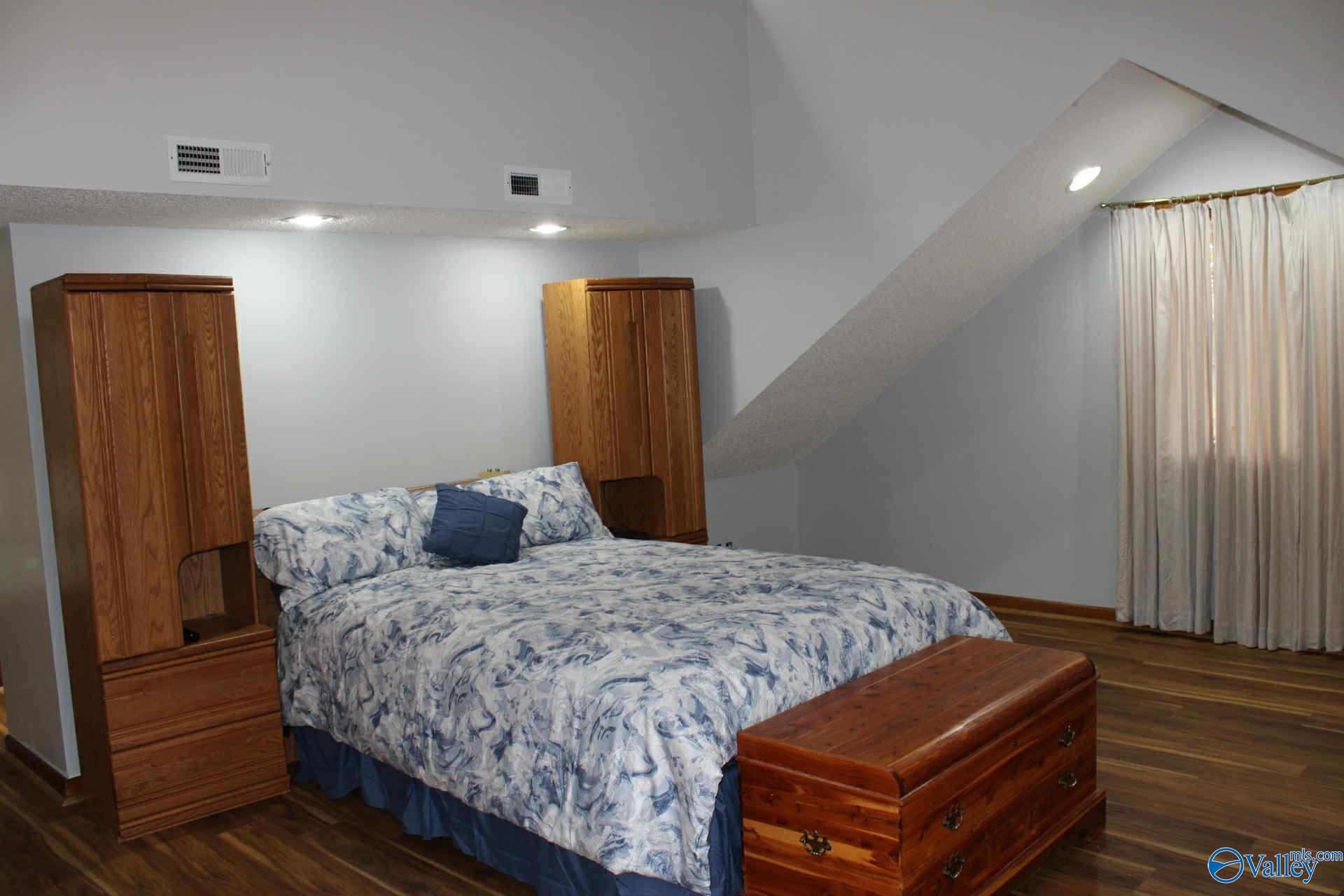 716 Skyline Shores Drive