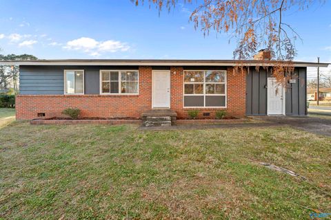 Photo of 2900 Morgan Street SW, Huntsville, AL 35805 (MLS # 21905799)