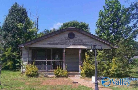 Homes For Sale - 301 N Eclipse Street<br/> Florence, AL 35630