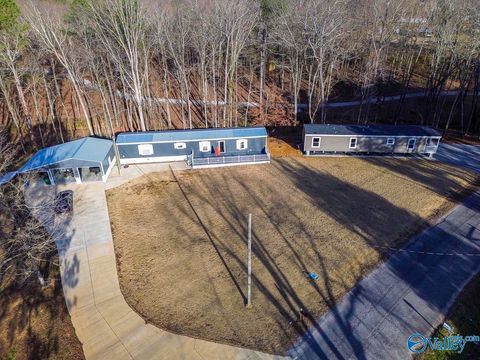 Homes For Sale - 260 County Road 1219<br/> Falkville, AL 35622