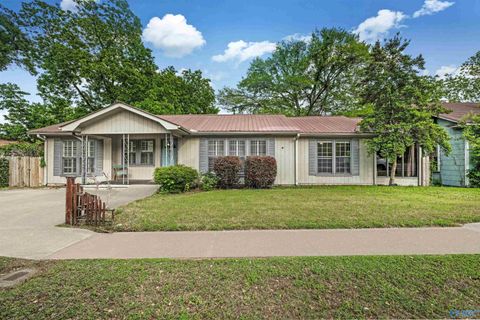 Photo of 825 Gunter Avenue, Guntersville, AL 35976 (MLS # 21916967)