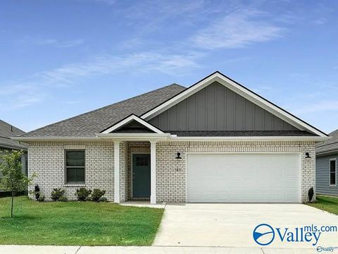 Homes For Rent - 15617 Ruthie Lynn Drive<br/> Athens, AL 35613
