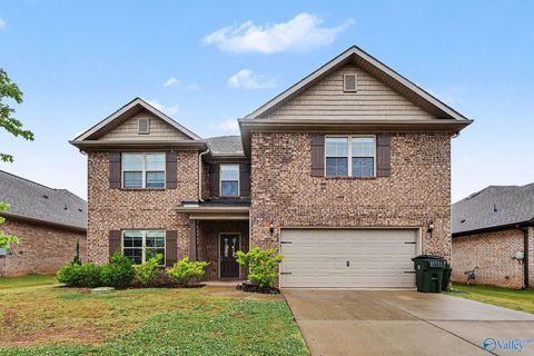 Homes For Sale - 105 Grove Hill Circle<br/> New Market, AL 35761