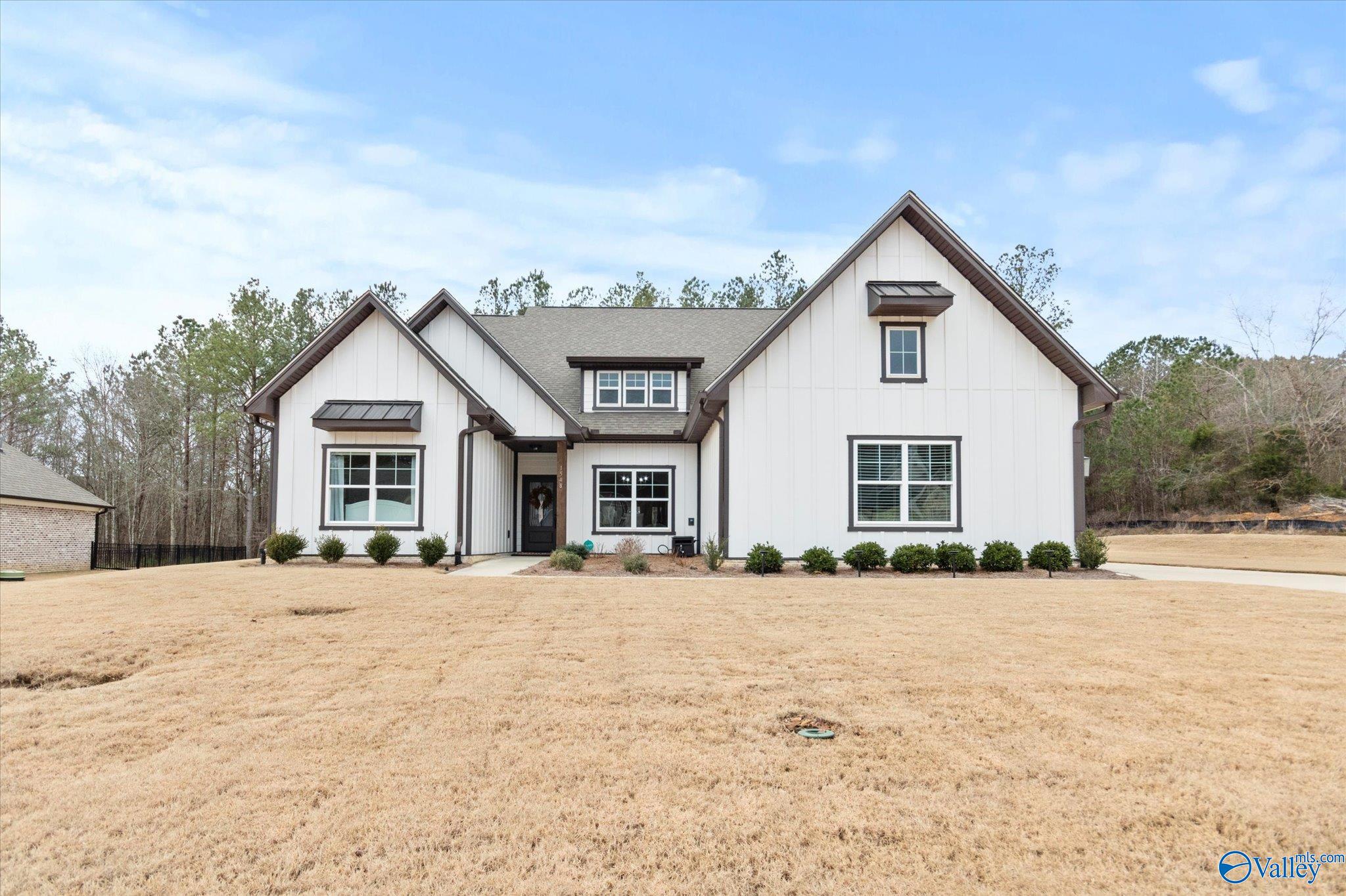 1548 Cherokee Ridge Drive, Union Grove, Alabama image 1