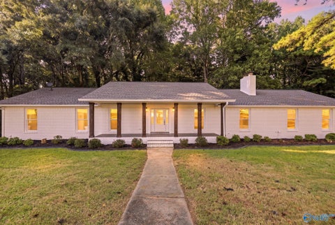 Homes For Sale - 1048 Douglas Street<br/> Albertville, AL 35951