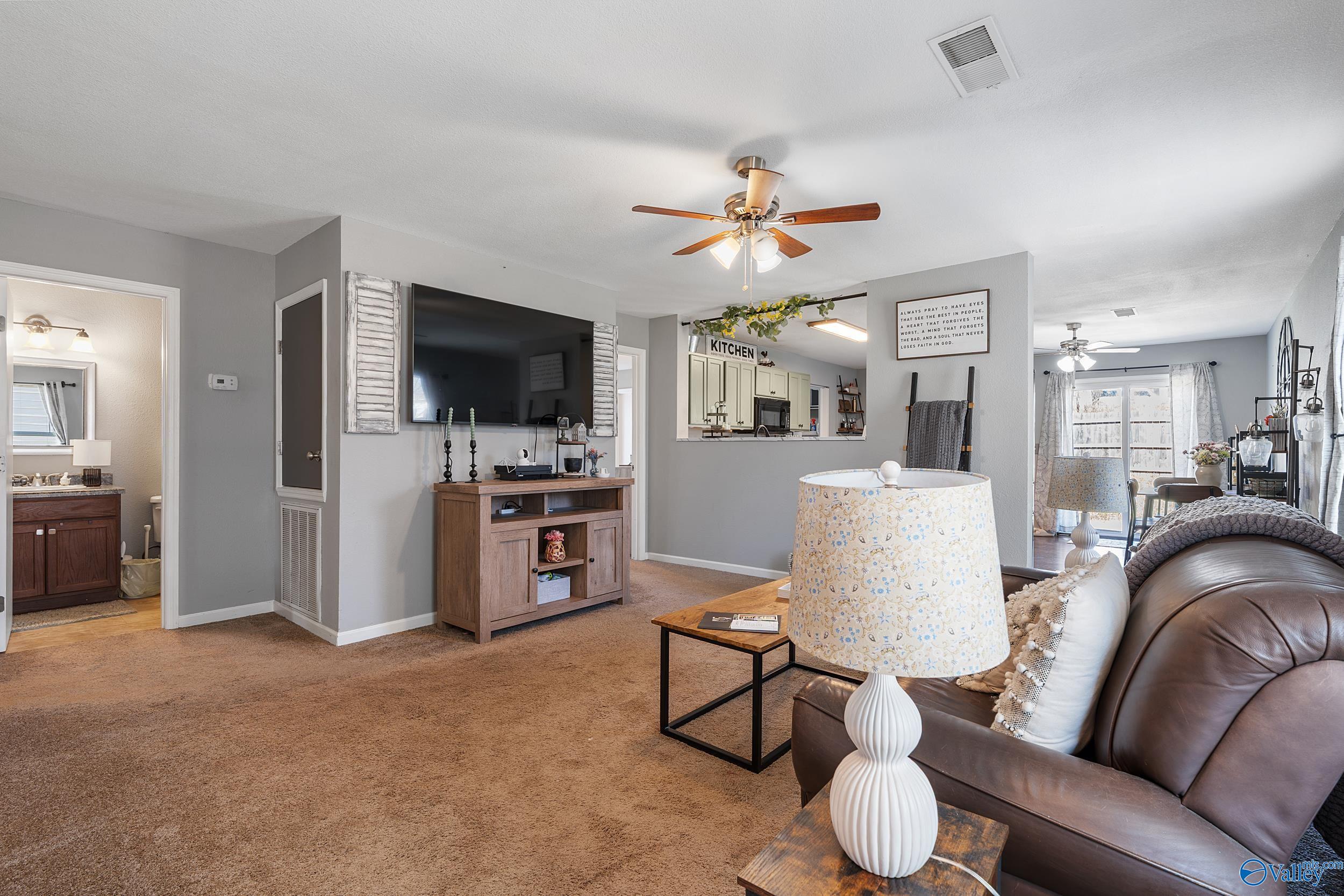 227 Whitestone Drive, Huntsville, Alabama image 3