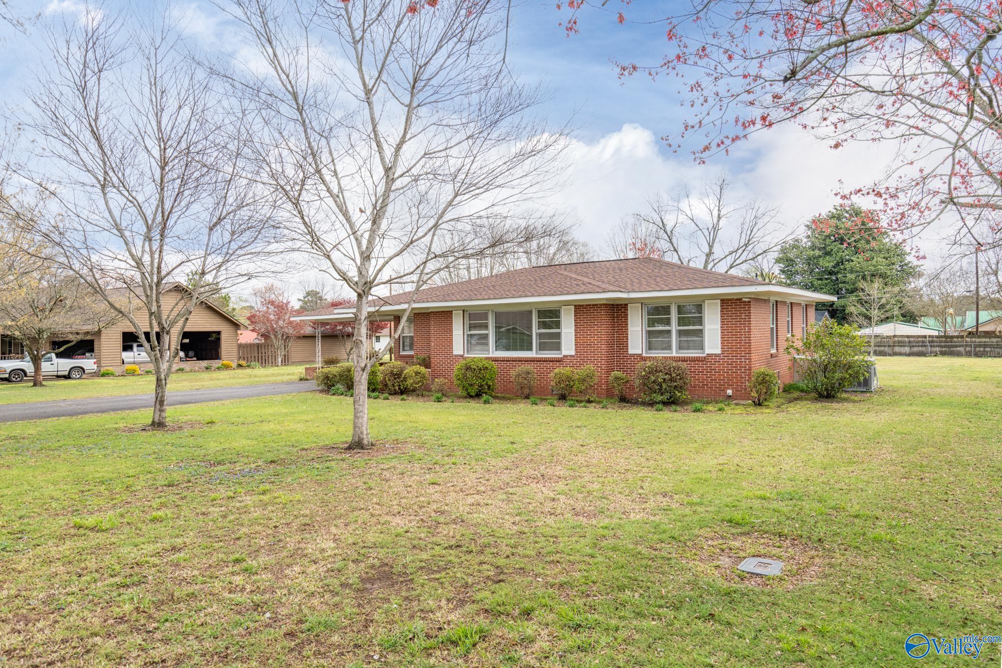 210 Auburn Street, Centre, Alabama image 2