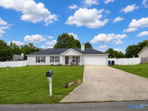 Homes For Sale - 322 Buffalo Creek Drive<br/> Toney, AL 35773