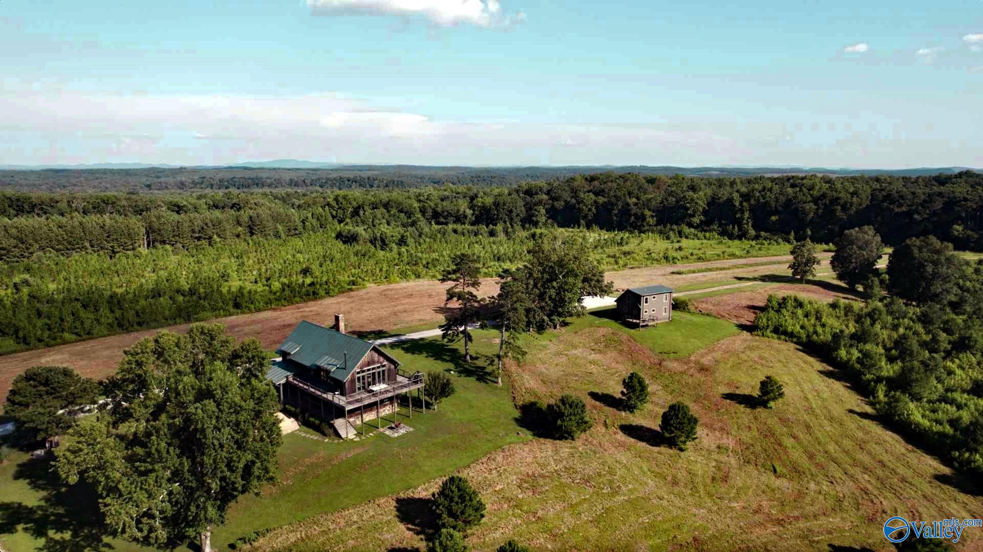 910 +/- Acres