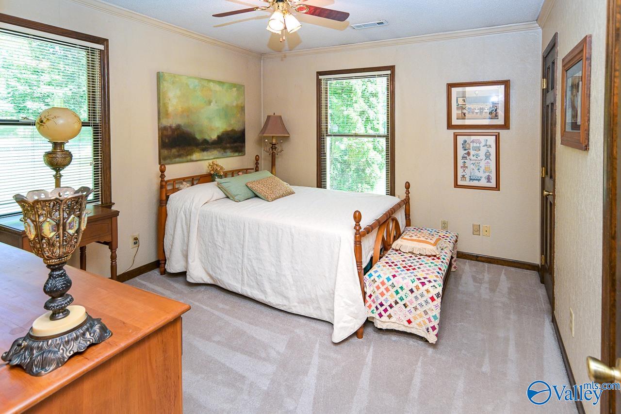 1037 Vestavia Drive, Decatur, Alabama image 20