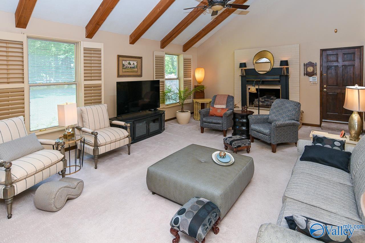 1037 Vestavia Drive, Decatur, Alabama image 7