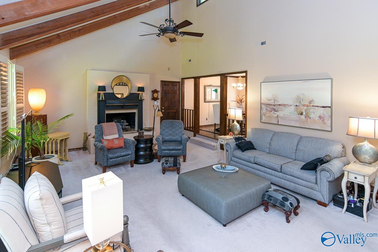1037 Vestavia Drive, Decatur, Alabama image 8