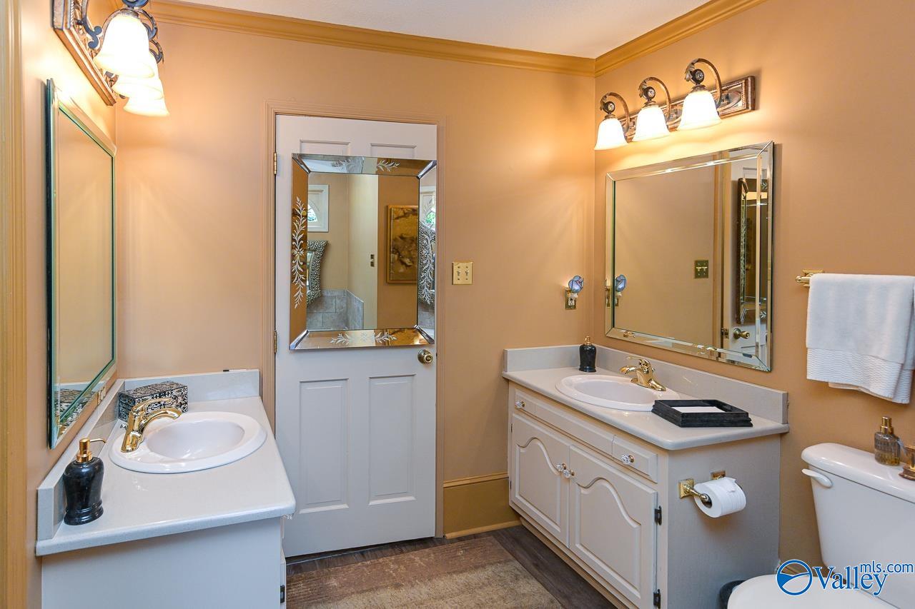 1037 Vestavia Drive, Decatur, Alabama image 17