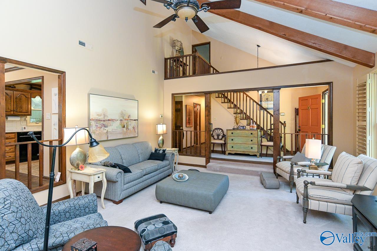 1037 Vestavia Drive, Decatur, Alabama image 2