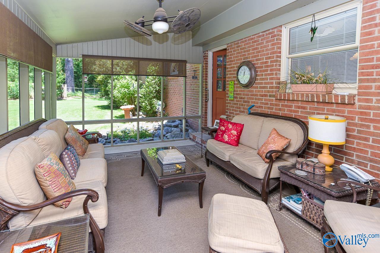 1037 Vestavia Drive, Decatur, Alabama image 4