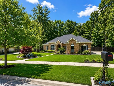 Homes For Sale - 14 Natures Loop Road<br/> Huntsville, AL 35803