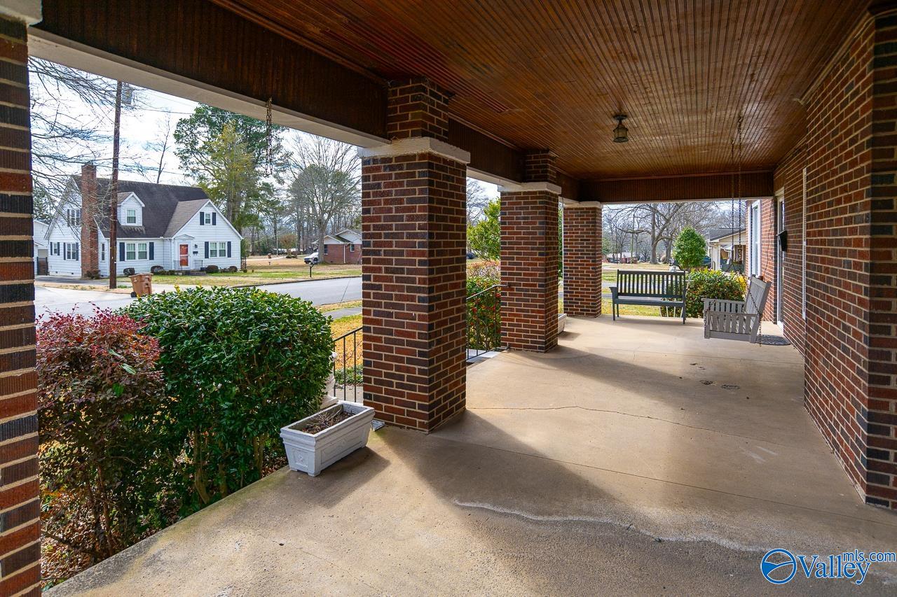 725 Sparkman Street, Hartselle, Alabama image 2