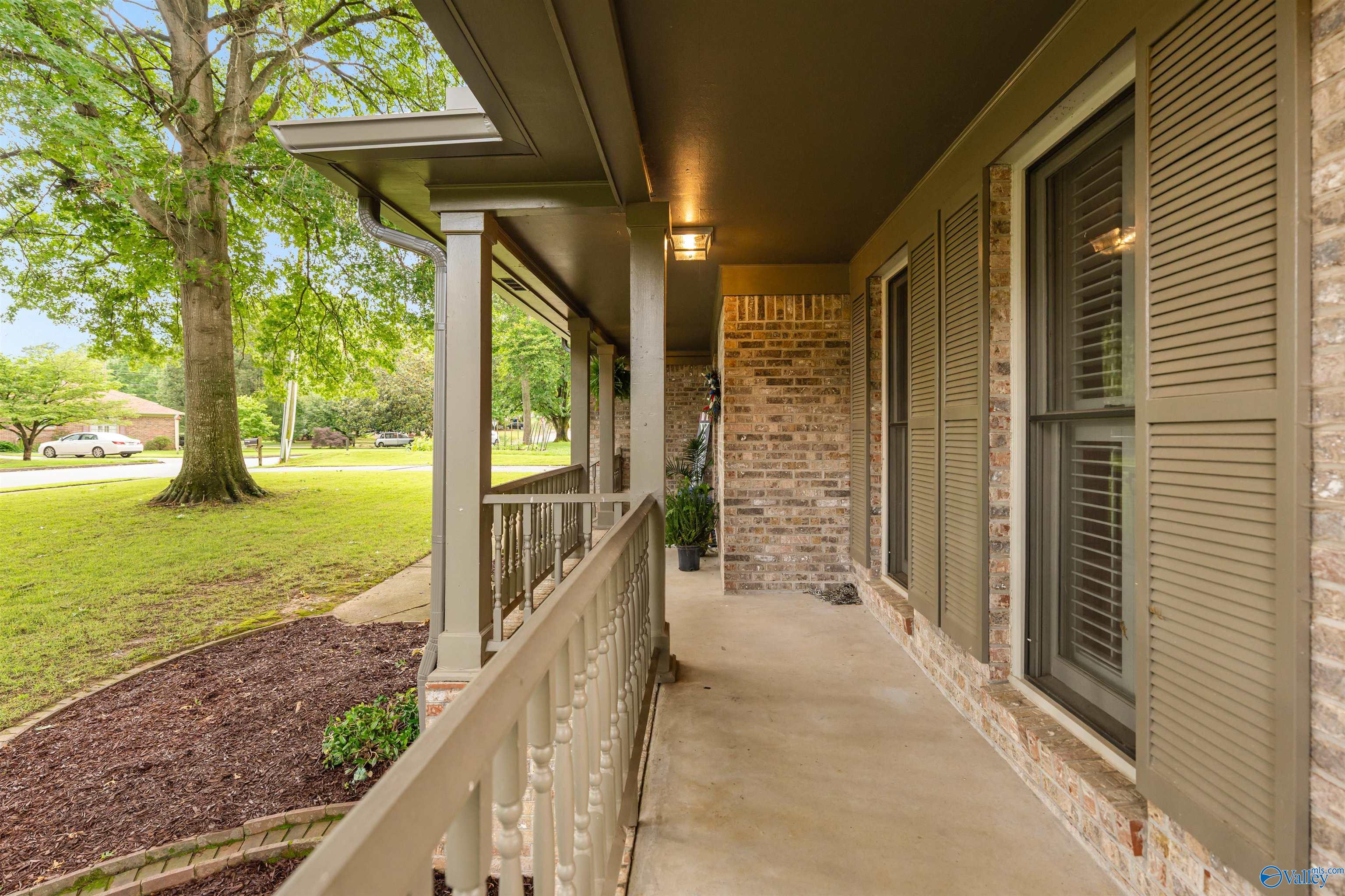 8698 Edgehill Drive