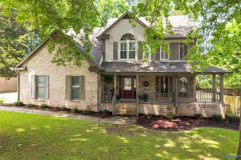 Photo of 8698 Edgehill Drive, Huntsville, AL 35802 (MLS # 21919252)
