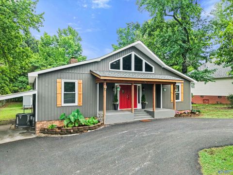Homes For Sale - 3405 Country Club Circle<br/> Marshall County, Guntersville, AL 35976