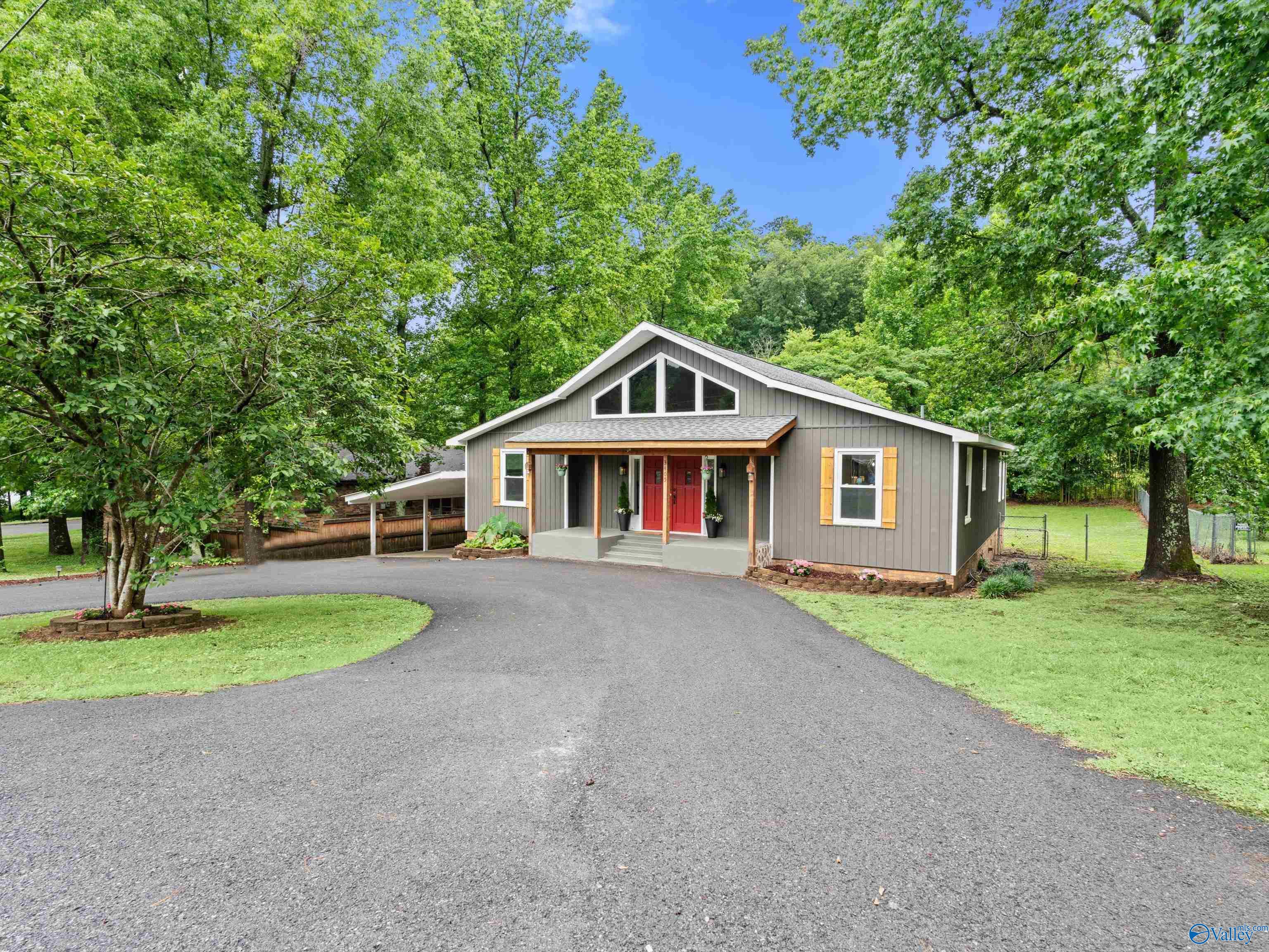 3405 Country Club Circle