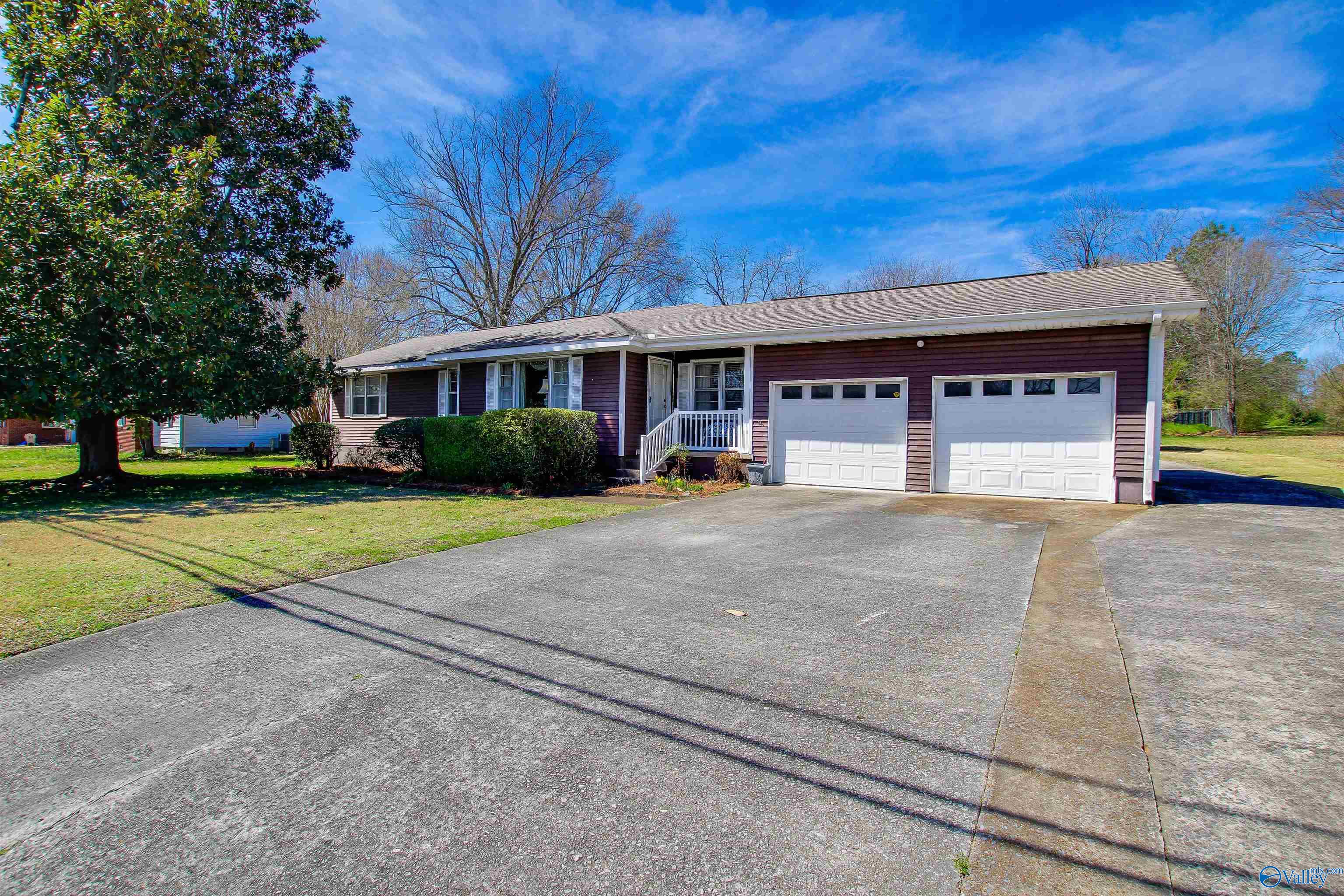 505 Nelson Street, Hartselle, Alabama image 2