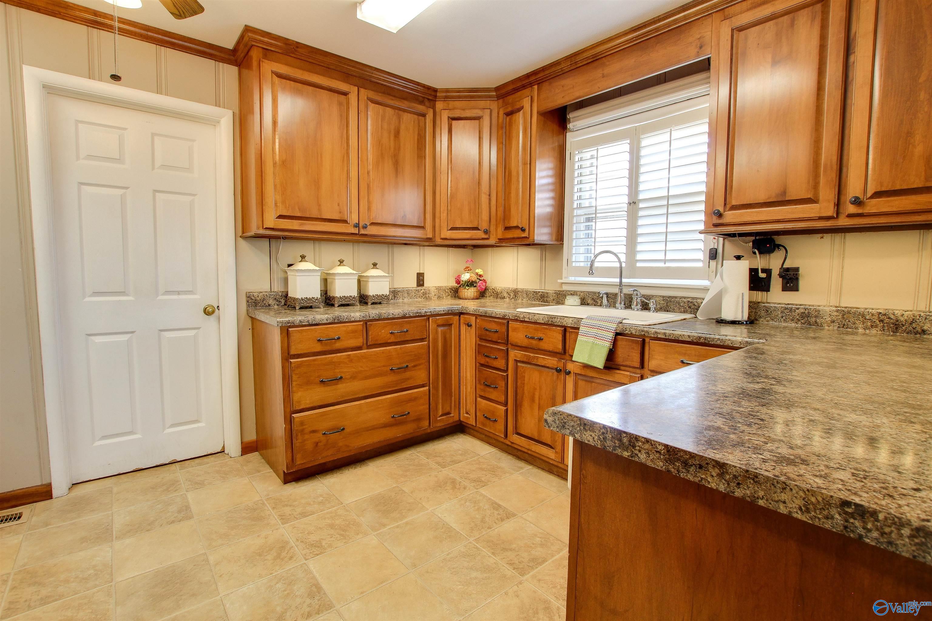 505 Nelson Street, Hartselle, Alabama image 6