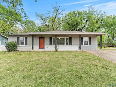 Photo of 2919 Alhambra Drive, Huntsville, AL 35805 (MLS # 21914153)