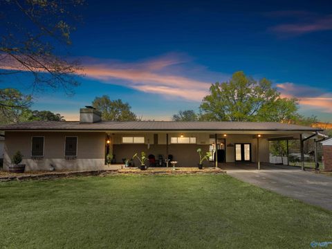 Homes For Sale - 303 Wheeler Street<br/> Hartselle, AL 35640