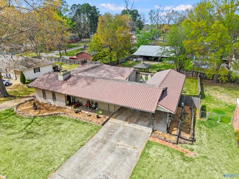 Homes For Sale - 303 Wheeler Street<br/> Hartselle, AL 35640