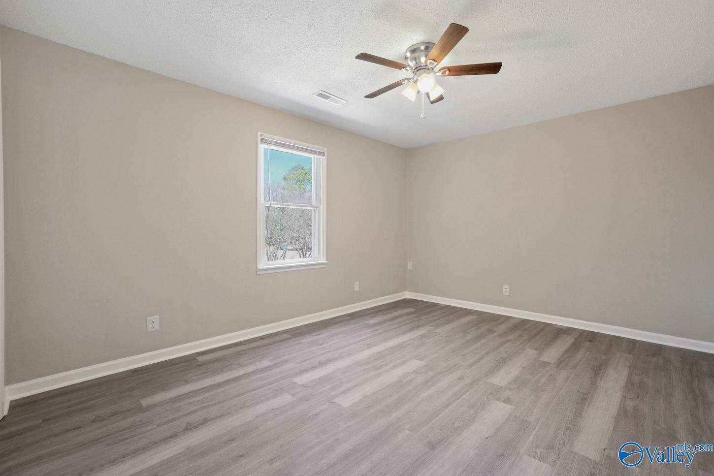 1816 Devonshire Drive, Decatur, Alabama image 16